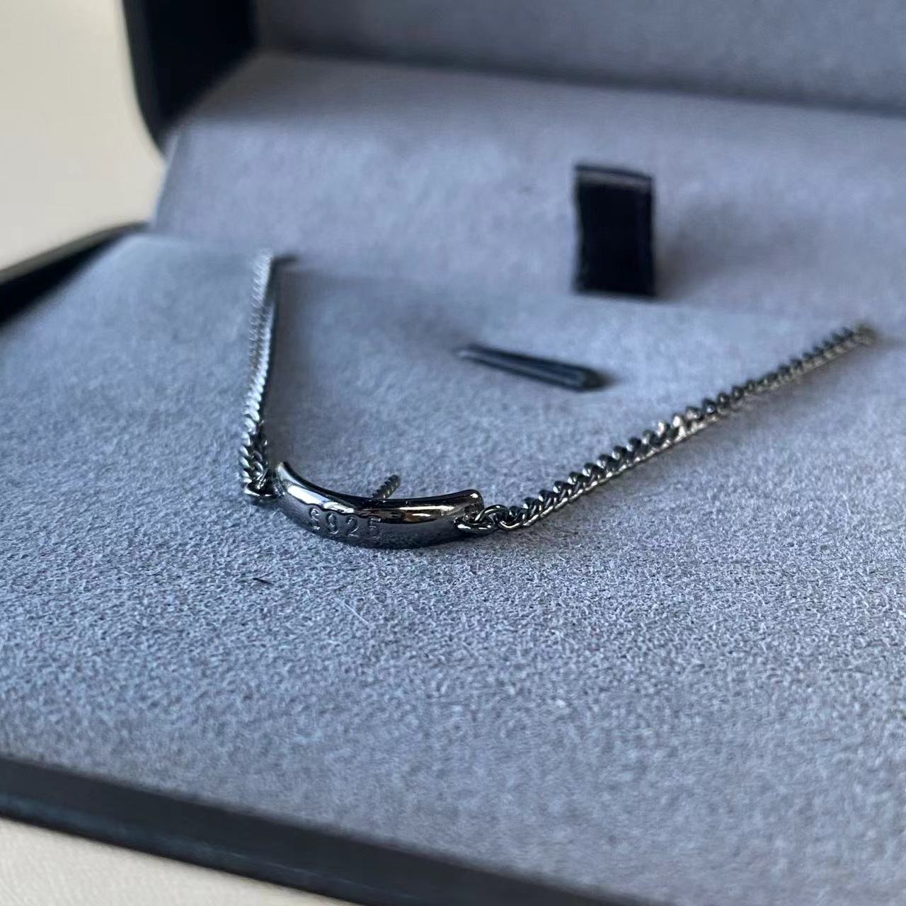 EASTERNPEARLISM S925 Silver Half Round Necklace【Black Knight 】