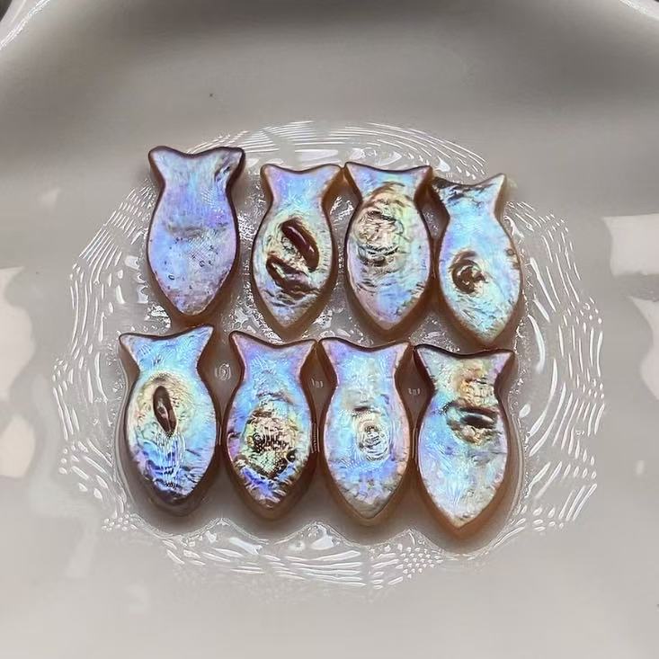 Nemo Clam (3 fish shape pearls）